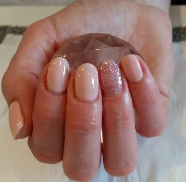 Perfect Back To School Outfits With These Cute Nude Nail 