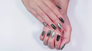 Beautiful attractive shiny chrome color,mirror effect sparkle black and white glitter gel polish on fashionista woman fingernails | Gel Nails Tutorial | Easy Steps To Get Mirror Chrome Nails | Featured
