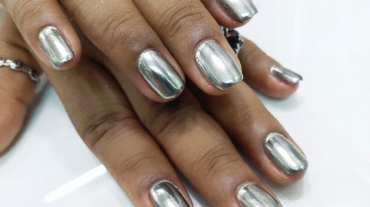 Metallic Nail Art Design Have You Heard Of Chrome Nails - Chrome Nails Diy
