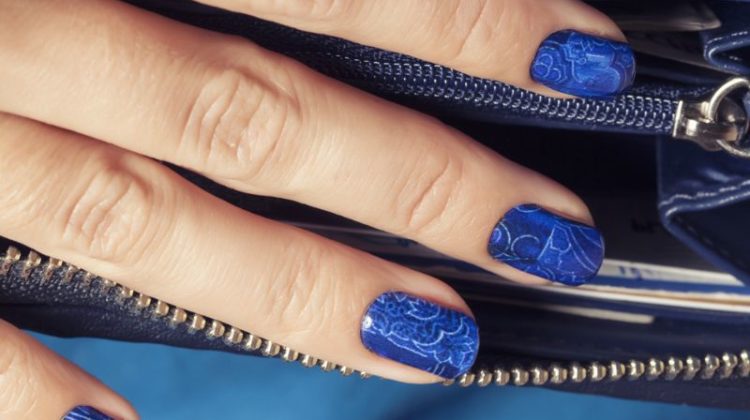How-To]: Blue and Silver Glitter Nail Design | Nail Designs