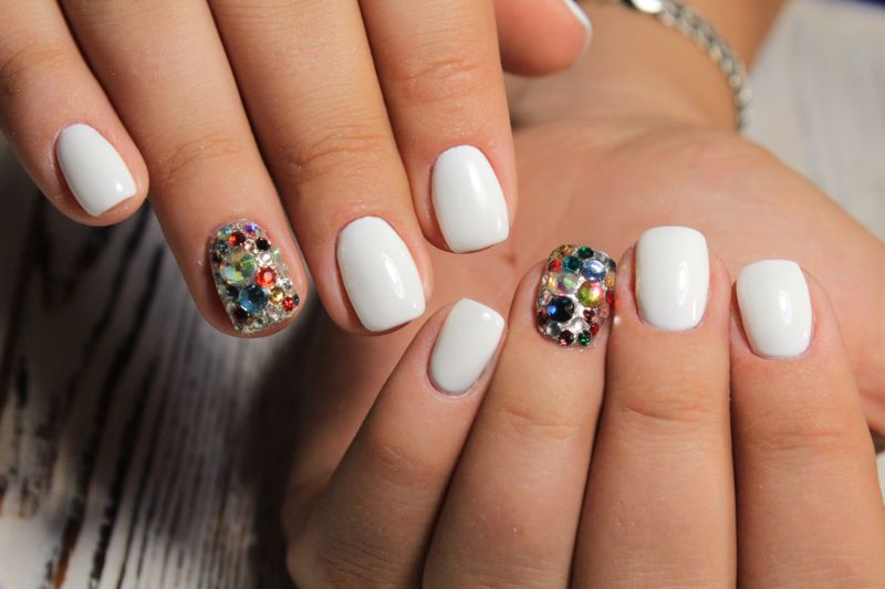 10 Rhinestone Nail Art Ideas For The Perfect Sparkling Manicure