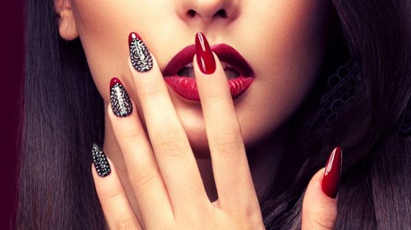 16 Sexy Red Nail Designs You Should Wear This Christmas