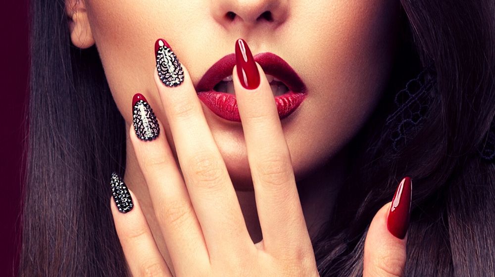 Sexy red nails | Sexy Red Nail Designs You Should Wear This Christmas