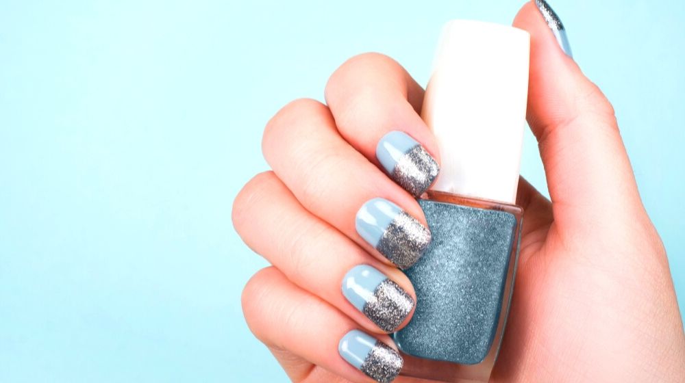 woman hand festive glitter manicure | Cool Gel Nail Design Ideas To Copy