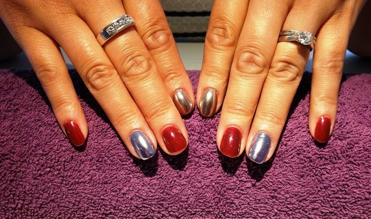 7. American Flag Accent Nail - wide 4