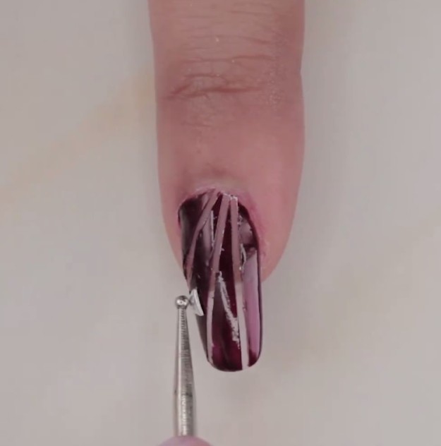 Attach Gold Accents | You Should Try This Classy Autumn Nail Art Tutorial Attach Gold Accents | You Should Try This Classy Autumn Nail Art Tutorial
