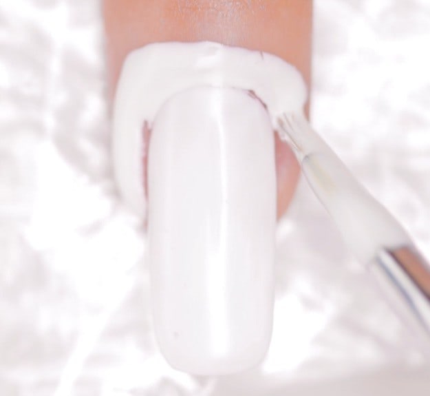 Paint Elmer's glue around the nail | Metallic Nail Art Design | Have You Heard Of Chrome Nails? Paint Elmer's glue around the nail | Metallic Nail Art Design | Have You Heard Of Chrome Nails?