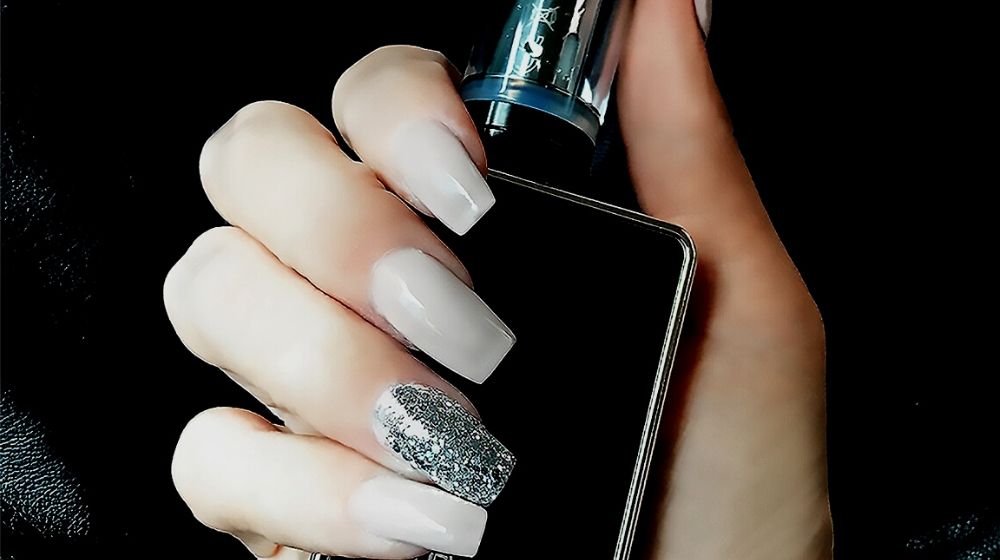 hand glitter nails nail polish | Sophisticated Nail Art Designs For Every Working Mom