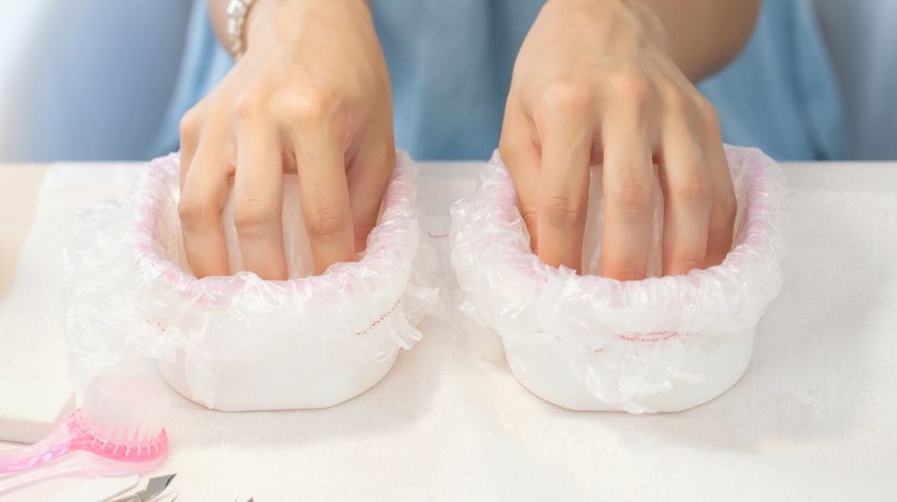 soaking finger nails bath water | Facts About Dip Powder Nails You Need Know