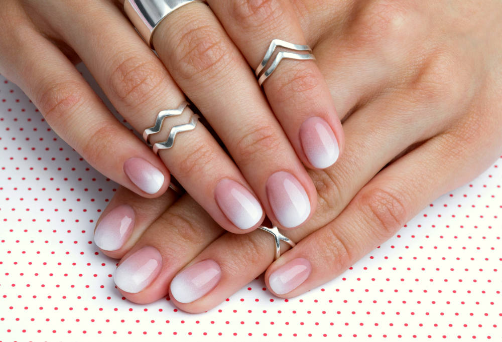 Ombre gradient nail design | How To Do Ombre Nails | The Best Way To Do It Yourself | glitter nails